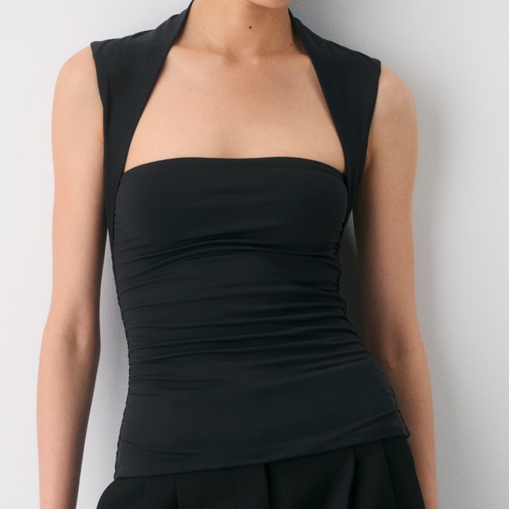 Aritzia Contour Flourish tank top